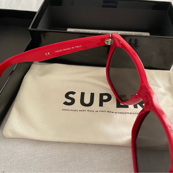 Red sunglasses - Picture 2 of 6